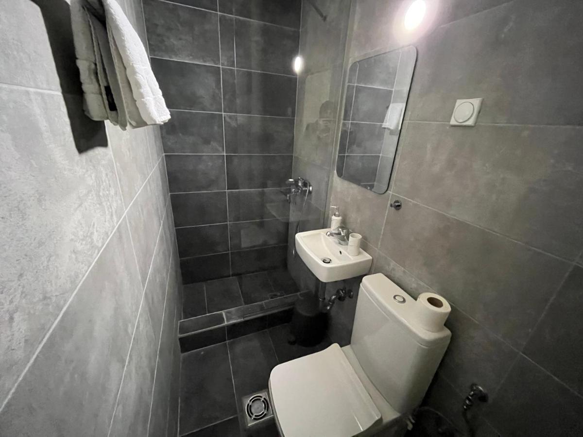 Mickitos City Center Apartment Скопие Екстериор снимка