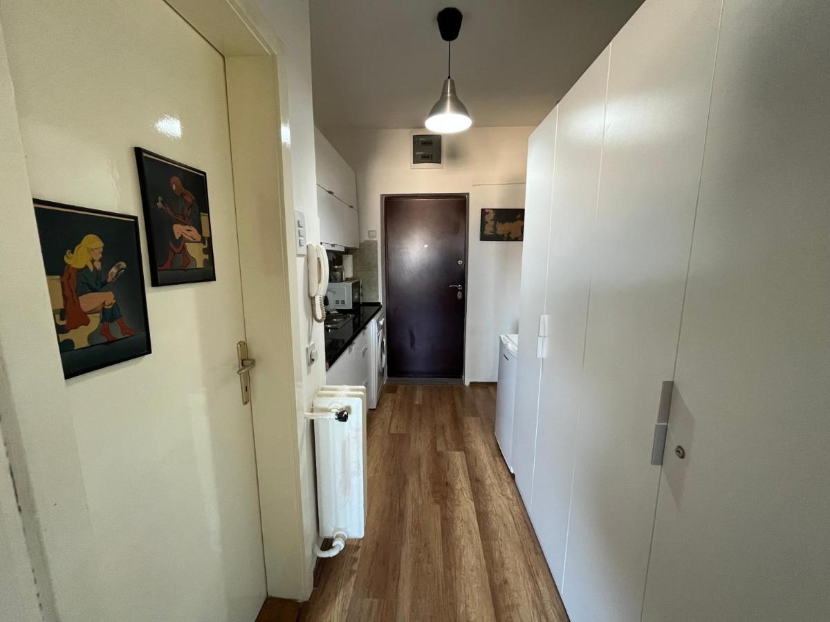 Mickitos City Center Apartment Скопие Екстериор снимка