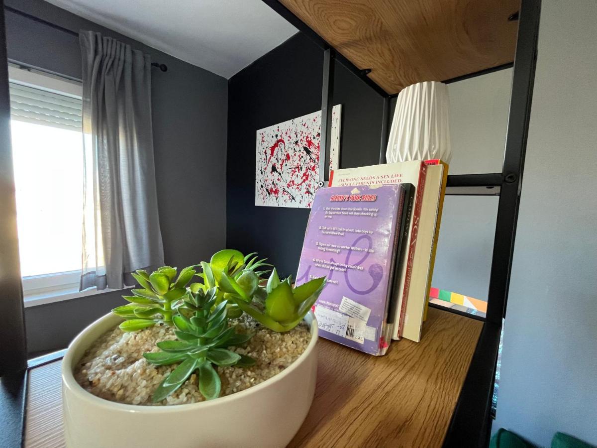 Mickitos City Center Apartment Скопие Екстериор снимка
