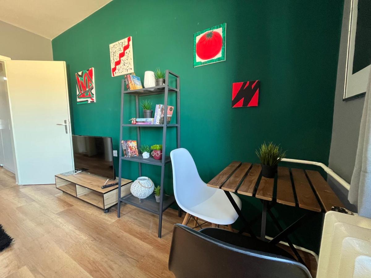 Mickitos City Center Apartment Скопие Екстериор снимка