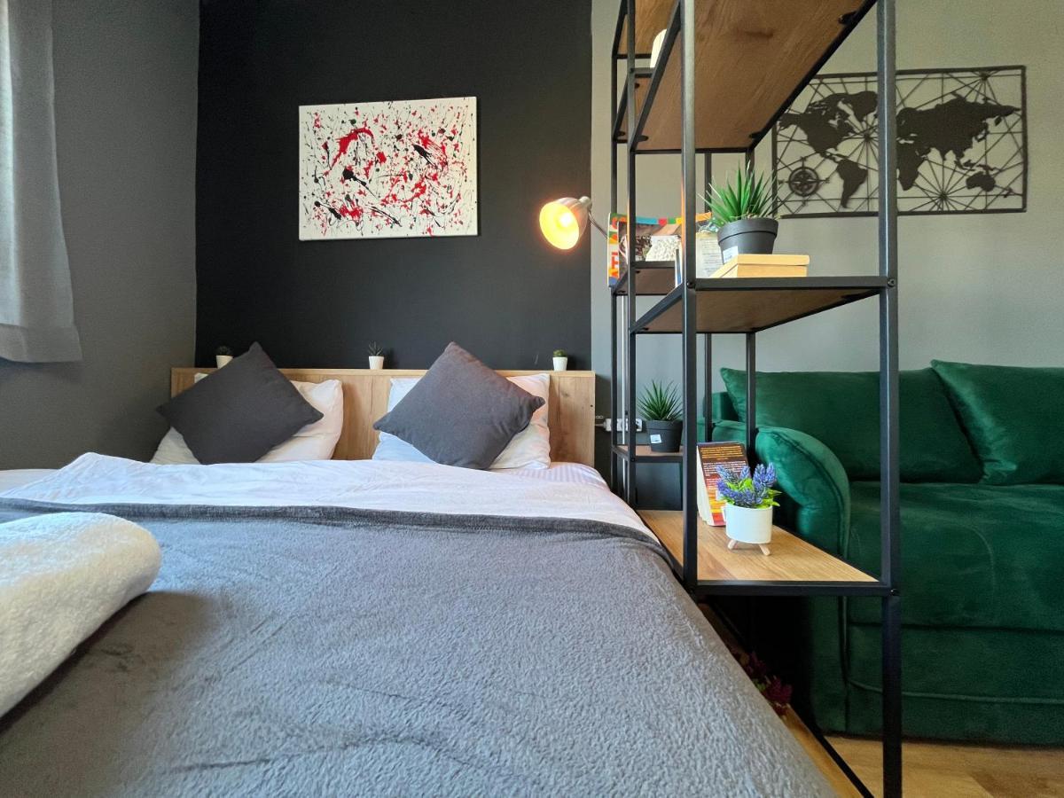 Mickitos City Center Apartment Скопие Екстериор снимка